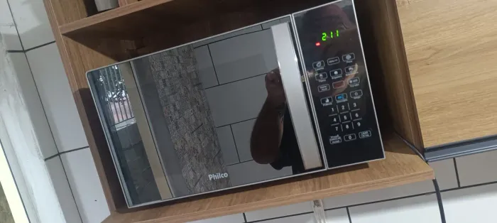 Vendo microondas 25L motivo viagem