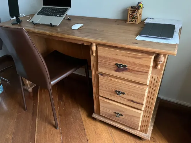 Escrivaninha clássica em Madeira Maciça 