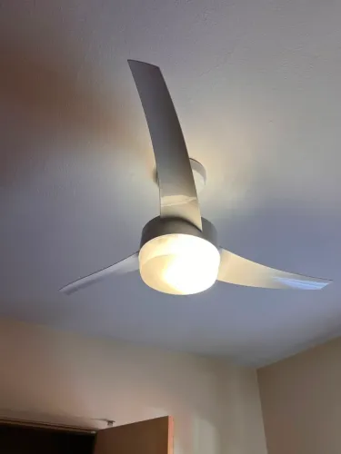 Ventilador de teto com controle