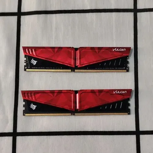 Memória RAM DDR4 16GB 2X8