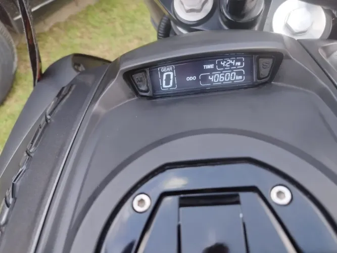 Bajaj muito bem cuidada, nada a fazer, só viajar