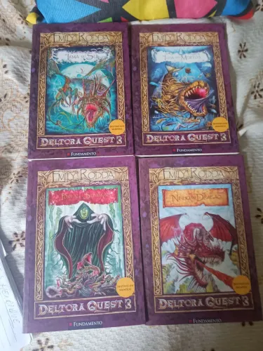 Coleção de 4 Livros da  Saga número 3  Deltora Quest Escrita por Emily Rodda