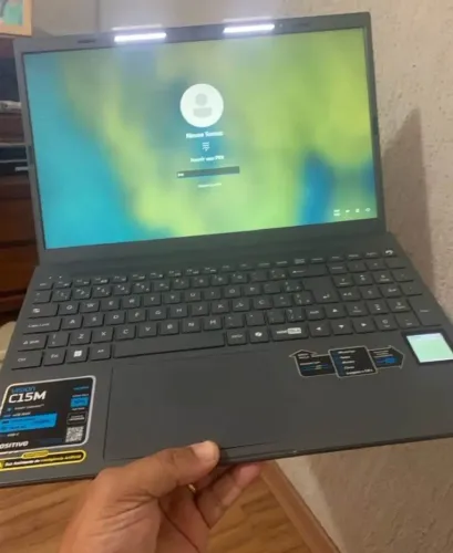Notebook novo , Troco.