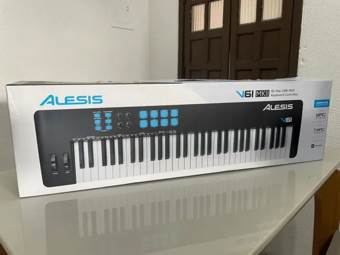 Teclado Controlador Alesis V61 MKII