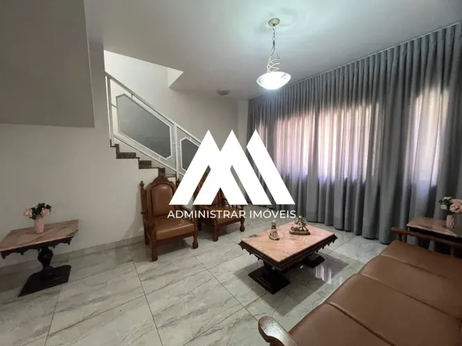 Vendo casa em Itaúna com área gourmet, piscina e sauna em ótima localização