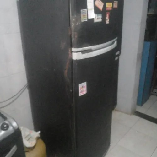 Geladeira ? para peças ou reciclagem / porta quebrada