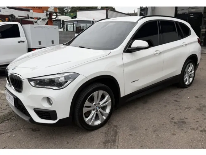 BMW X1 Sdrive 20I X-line 2.0 TB Active Flex 2018
