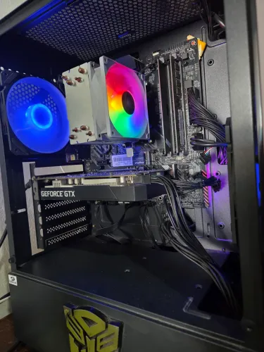 PC GAMER COM RYZEN 5700X