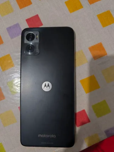 Motorola E22