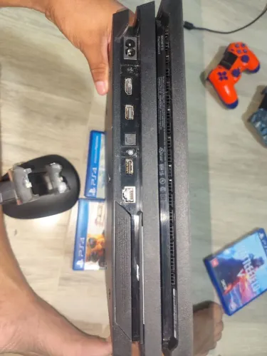 Vendo Ps4 pró 4k 1 terá segundo dono do game , ps4 em perfeitas condições de uso