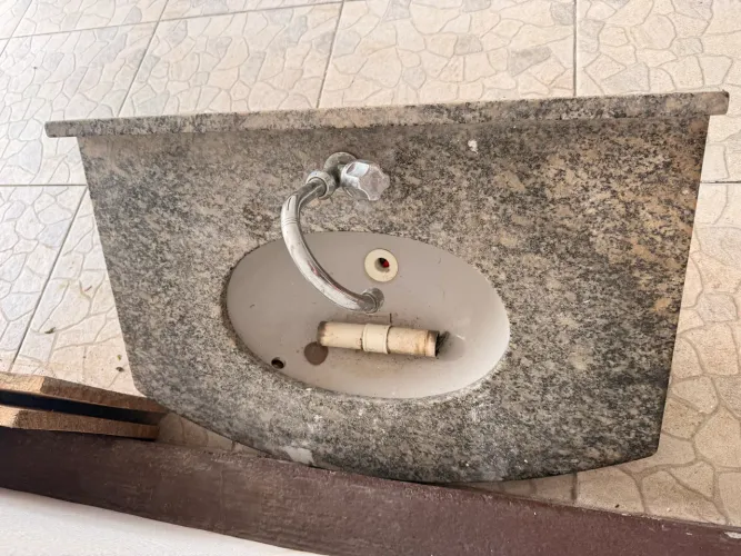 Tampo banheiro granito