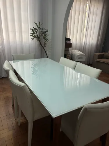 Vendo mesa laca 6 cadeiras