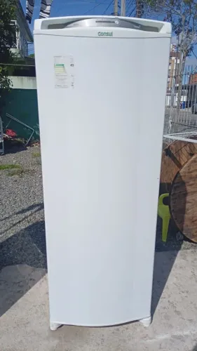 Vendo geladeira Consul Frost Free funcionando perfeitamente 