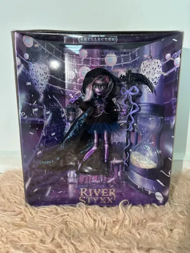 River Styxx Skullector