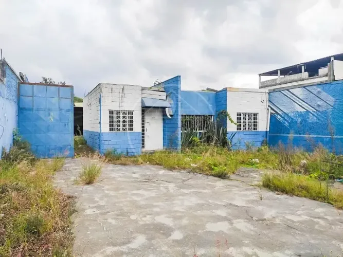 Terreno à venda na Avenida do Rio Bonito