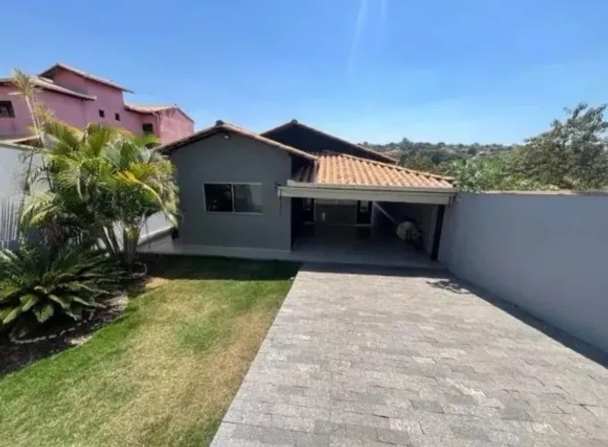 Vende se imóvel mobiliado com 3 quartos