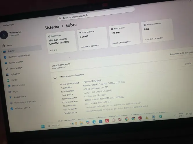 Notebook estado de novo com adesivo de fábrica