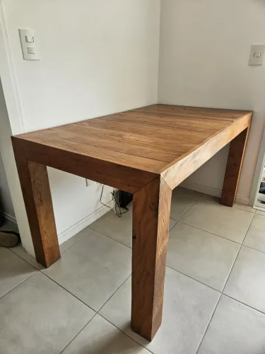Mesa de jantar madeira maciça