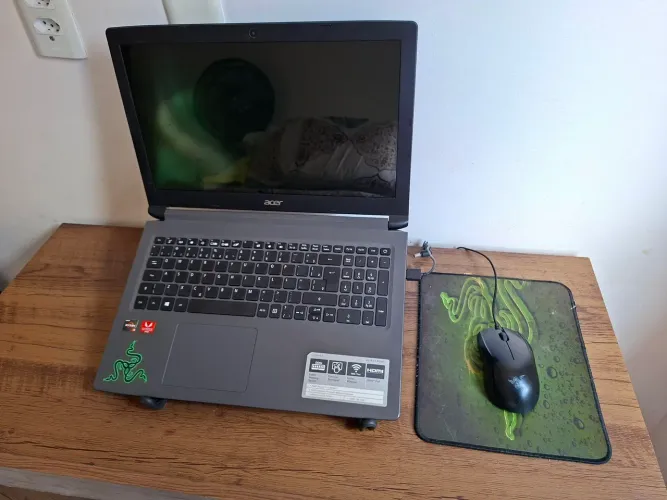 ACER ASPIRE 3 + RYZER 5/DDR4 8gb + MOUSE RAZER + MOUSEPAD