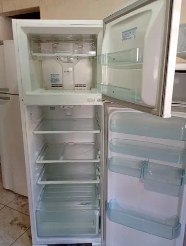 Vendo geladeira Electrolux fros fee