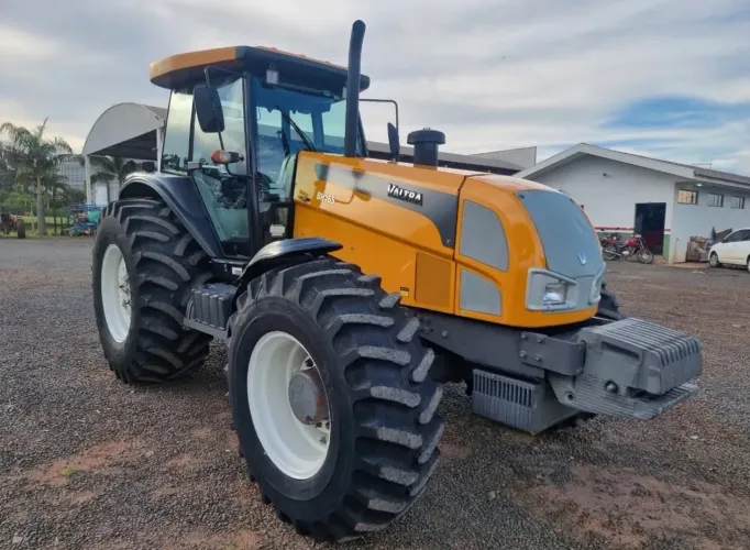 Trator Valtra BH165 2012/12 - Parcele 