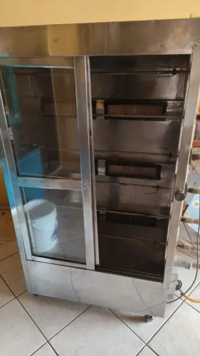 Máquina de assar frango 