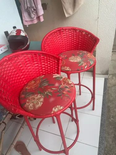 Vendo 3 banquetas em ótimo estado