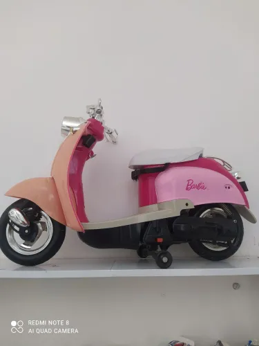 Motoneta da Barbie.