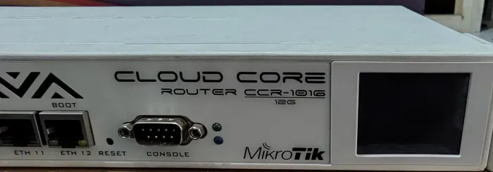 Roteador Mikrotik Cloud Core Router CCR1016-12G
