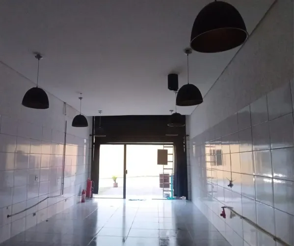 Centro comercial para aluguel tem 50 metros quadrados em Vila Suzana - São Paulo - SP