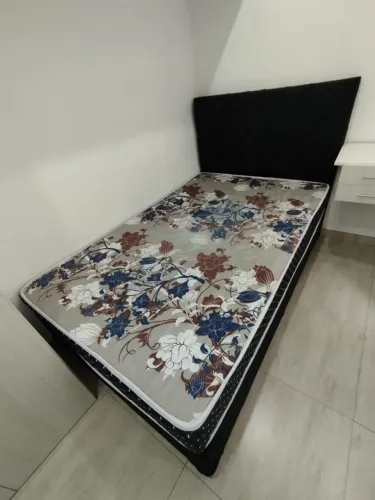 CAMA BOX COMPLETA + CABECEIRA - ÓTIMO ESTADO