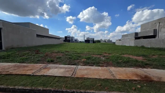 Terreno / Venda - 294m² plano / Residencial Villa de Leon I em Bauru x Piratininga