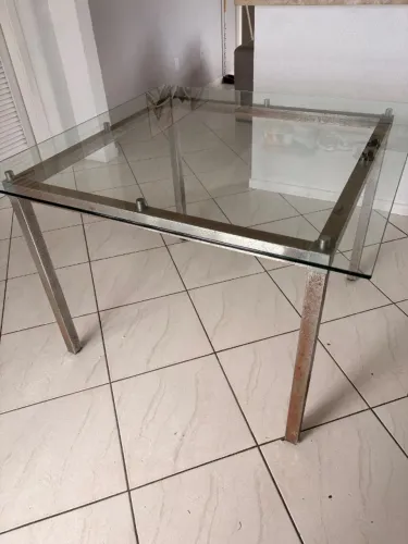 Mesa de jantar de vidro