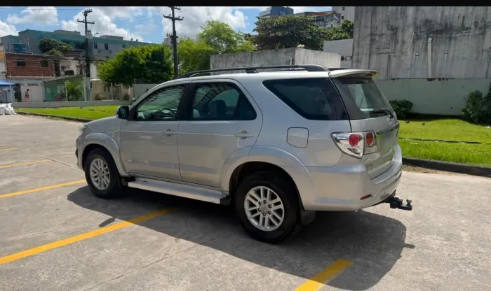 Toyota Hilux SW4 SRV D4-d 4X4 3.0 TDI Dies. AUT 2012