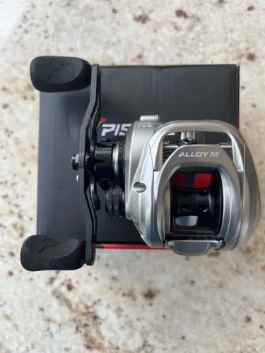 Carretilha de pesca Alloy M Esquerda