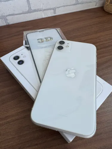 iPhone 11 128GB Branco