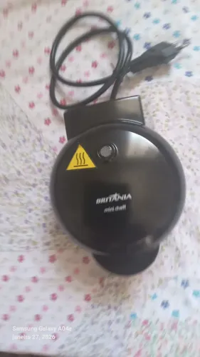 Mini waffles make britania 127 wats de potência