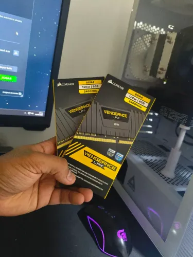 MEMÓRIA RAM 2x8 (16GB) CORSAIR DDR4