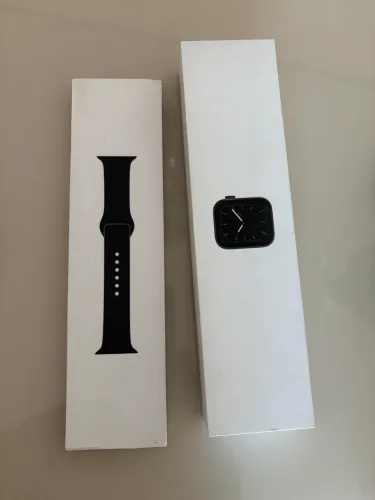 Apple Watch 5 - 44mm - Preto (2 Tamanhos de pulseiras originais)