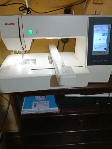 Máquina de bordar janome memory craft 500e