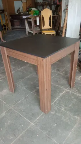 Mesa para 4 cadeiras