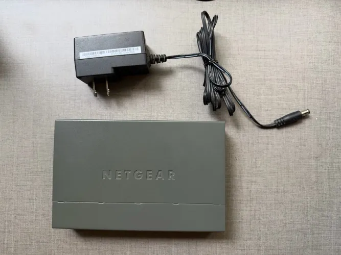 Switch 8 Portas Gigabit NETGEAR - GS308v2