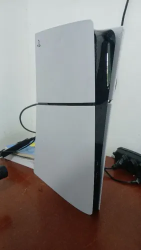 ps5 slim excelente, inclue vários jogos