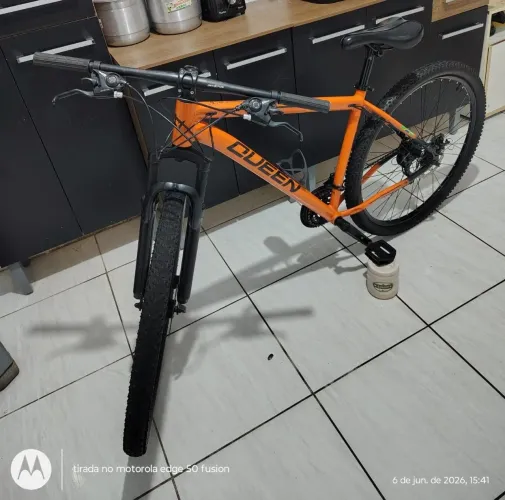 Bicicleta Queen MTB alumínio aro 29 quadro 19 top 21 marchas. Promoção bike