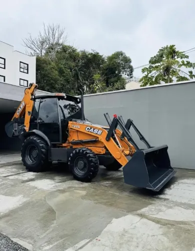 retroescavadeira case 580N 4x4 2019