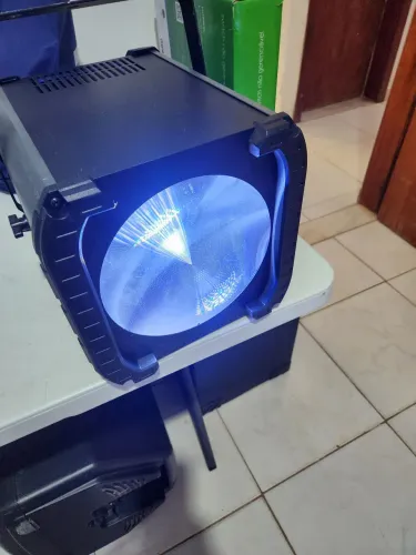 2 Projetores de iluminação Led American DJ Light IV