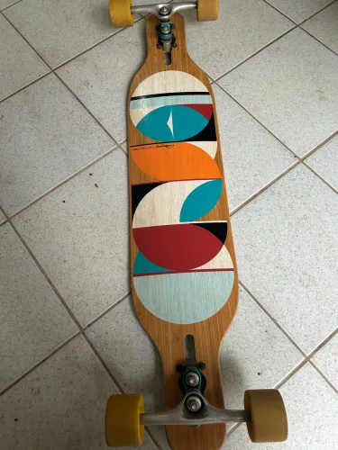 Longboard gull wing truck
