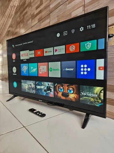 TV SMART E ANDROID 4K 43 POLEGADAS NOVINHA ACEITO CARTÃO 