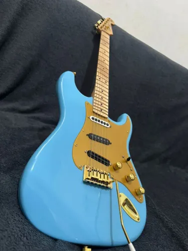 Guitarra strato custom Luthier