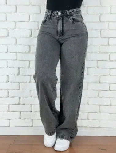 Calça jeans feminina wide leg marmorizada n46 2 peças restantes